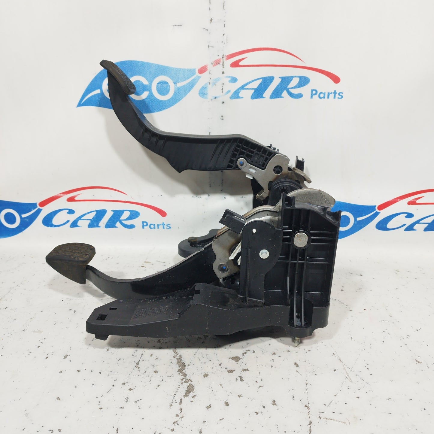 Clutch / brake pedal Opel Astra J 1.4 B 2015ecoAC7182