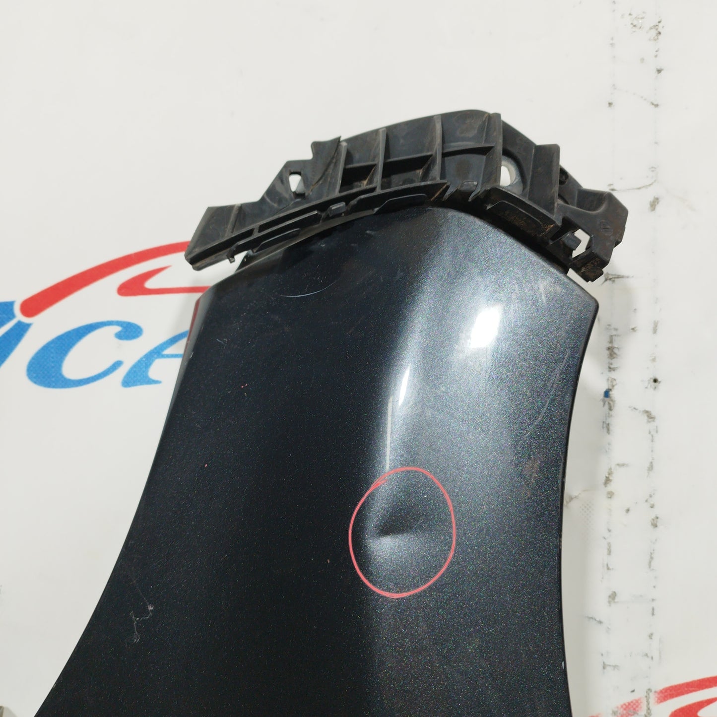 Parafango anteriore dx grigio scuro Peugeot 107 2007 ecoAC7319