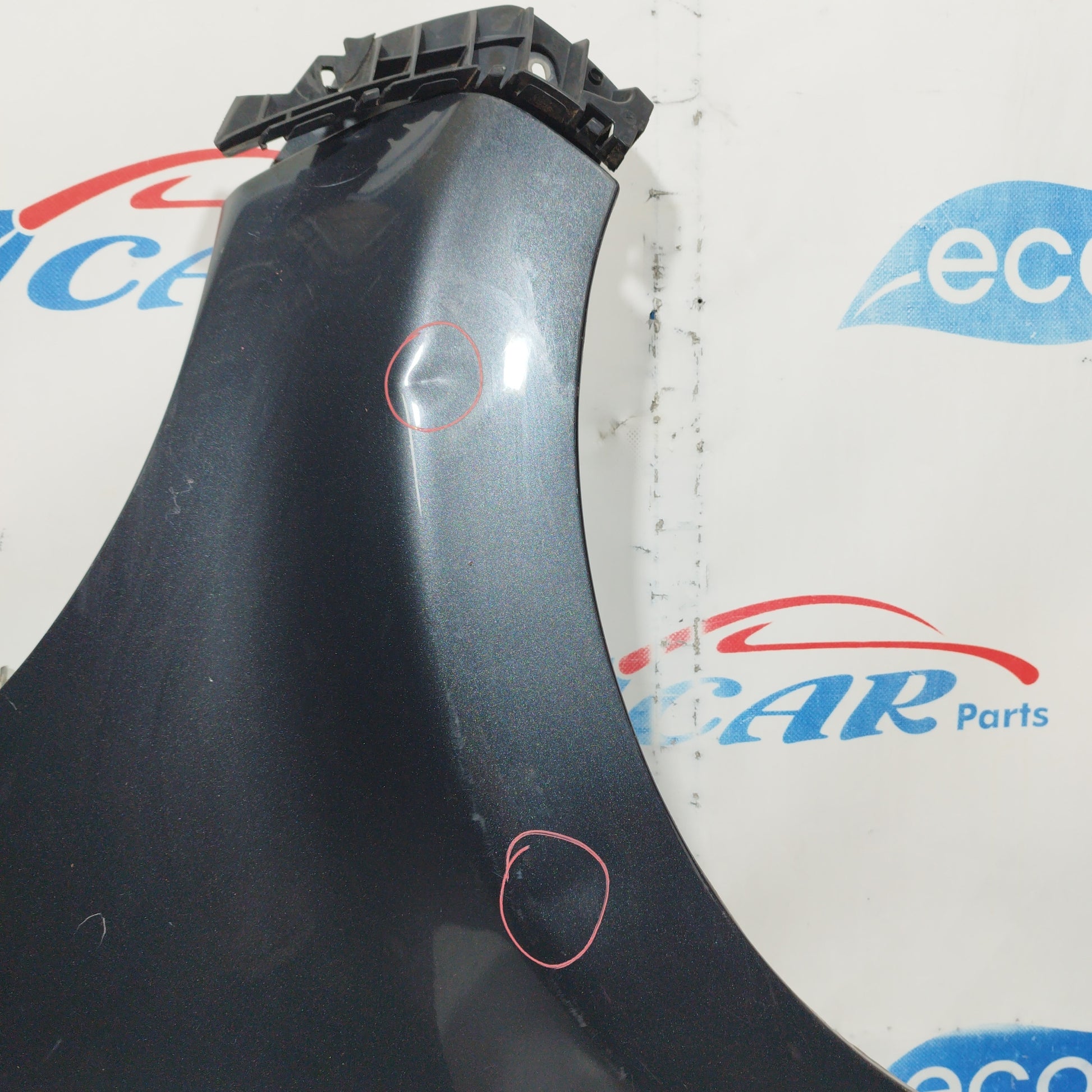 Parafango Anteriore Nero Per Peugeot 103 Vogue – Ricambio Adattabile Da Verniciare (1173435700/1173512100)