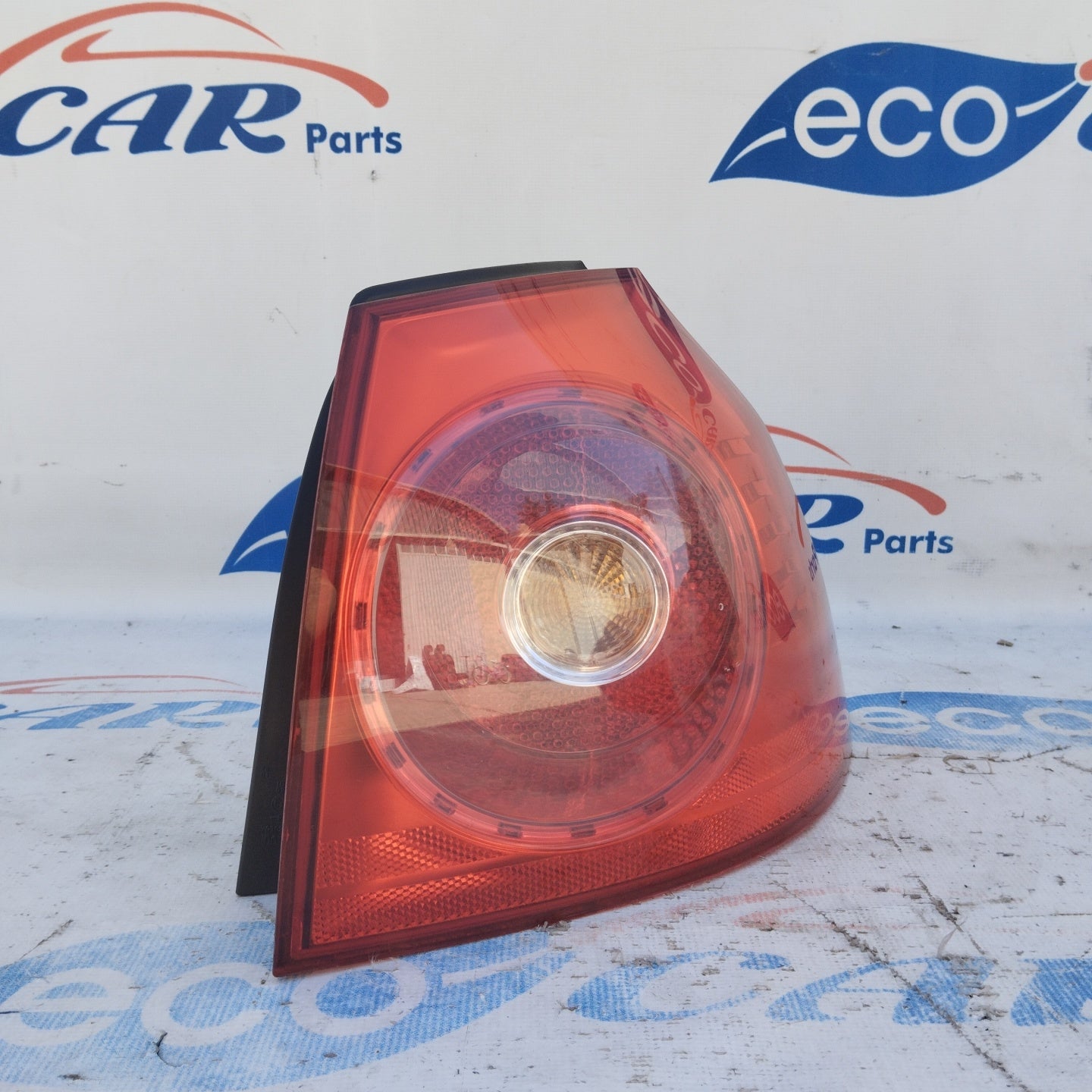 Volkswagen Golf 5 ecoAG4527 rechte Außenrückleuchte