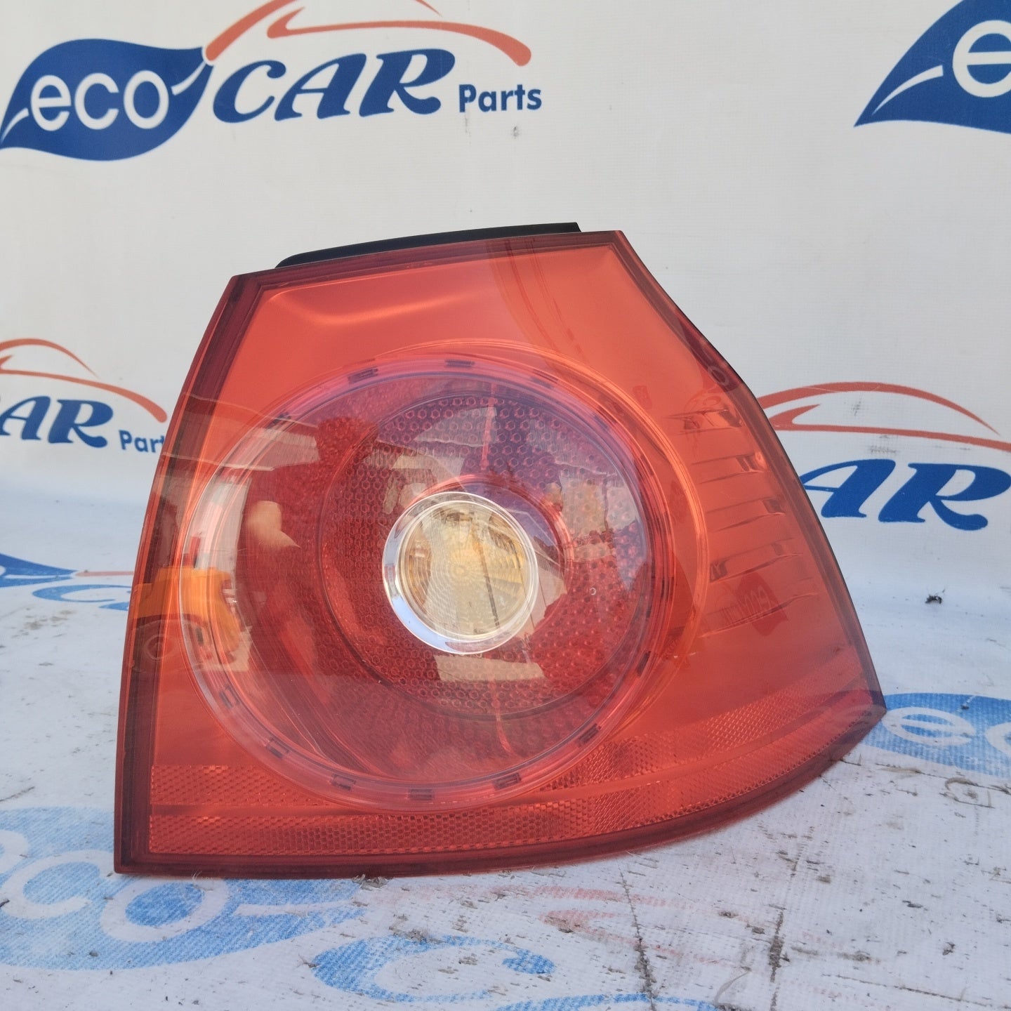 Volkswagen Golf 5 ecoAG4527 rechte Außenrückleuchte
