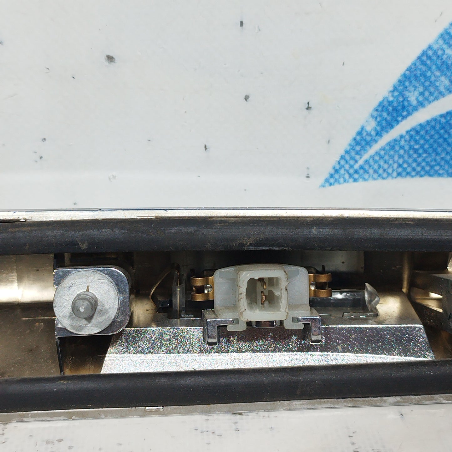 Chromed tailgate handle Lancia y 2005 code 735335751 ecoAC7395