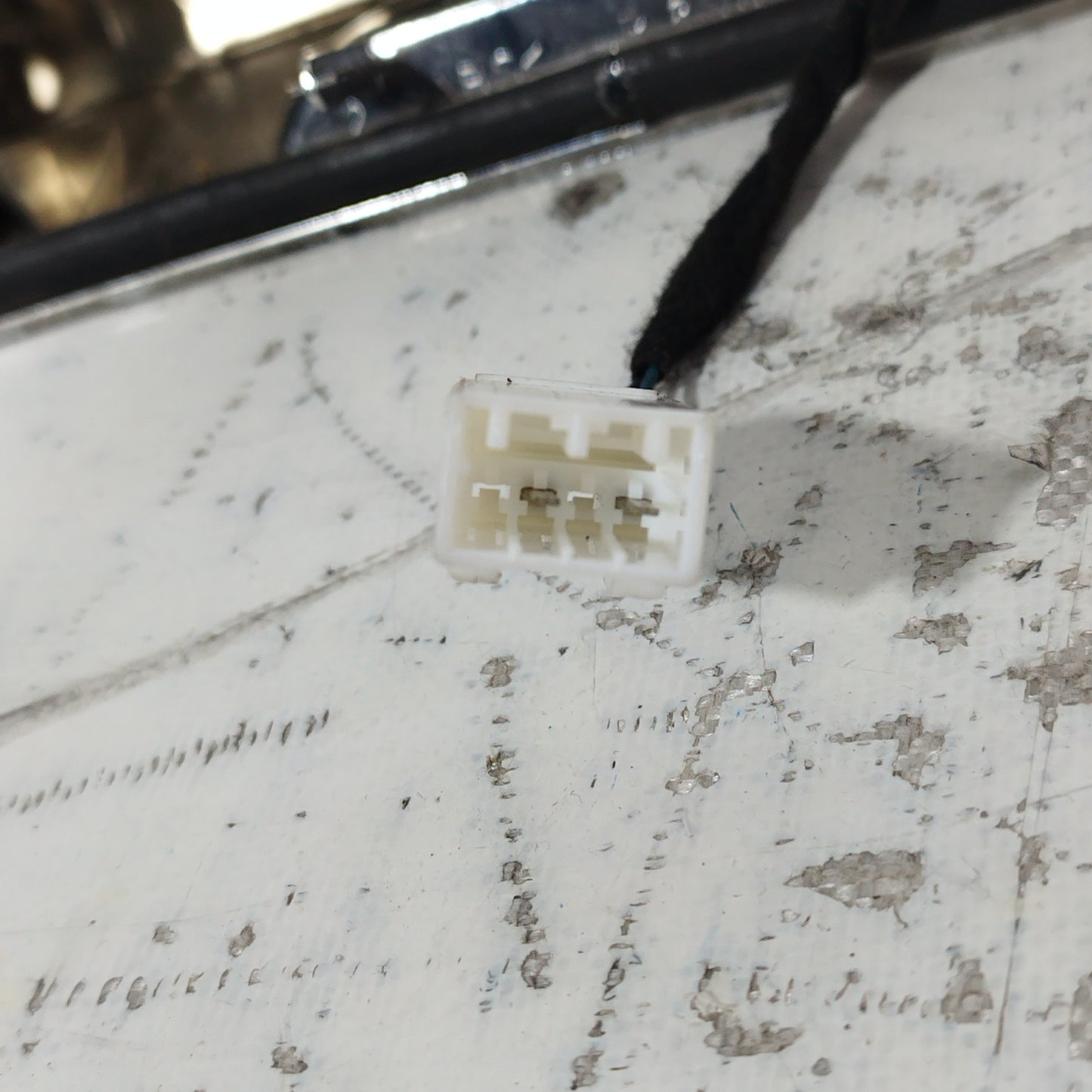 Chromed tailgate handle Lancia y 2005 code 735335751 ecoAC7395