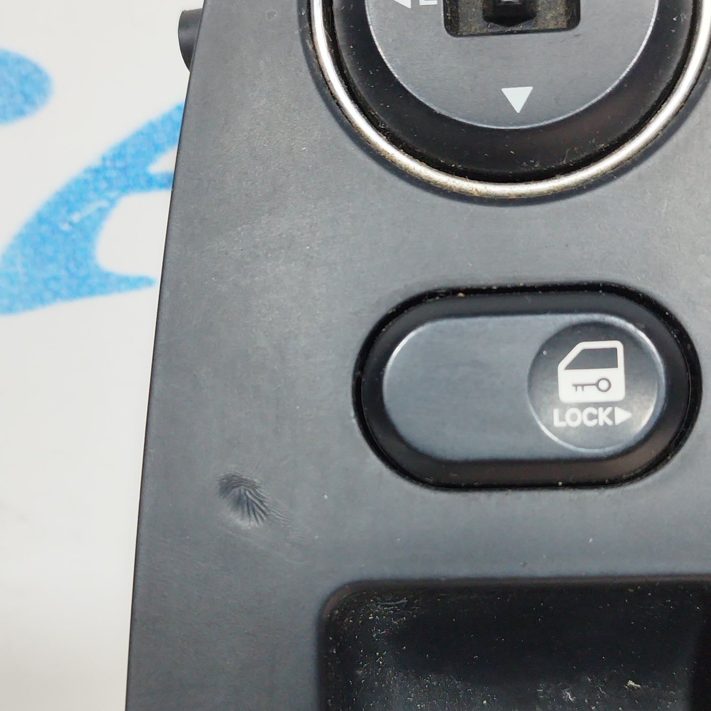 Hyundai i30 2009 ecoAC7494 vordere linke Tastenleiste