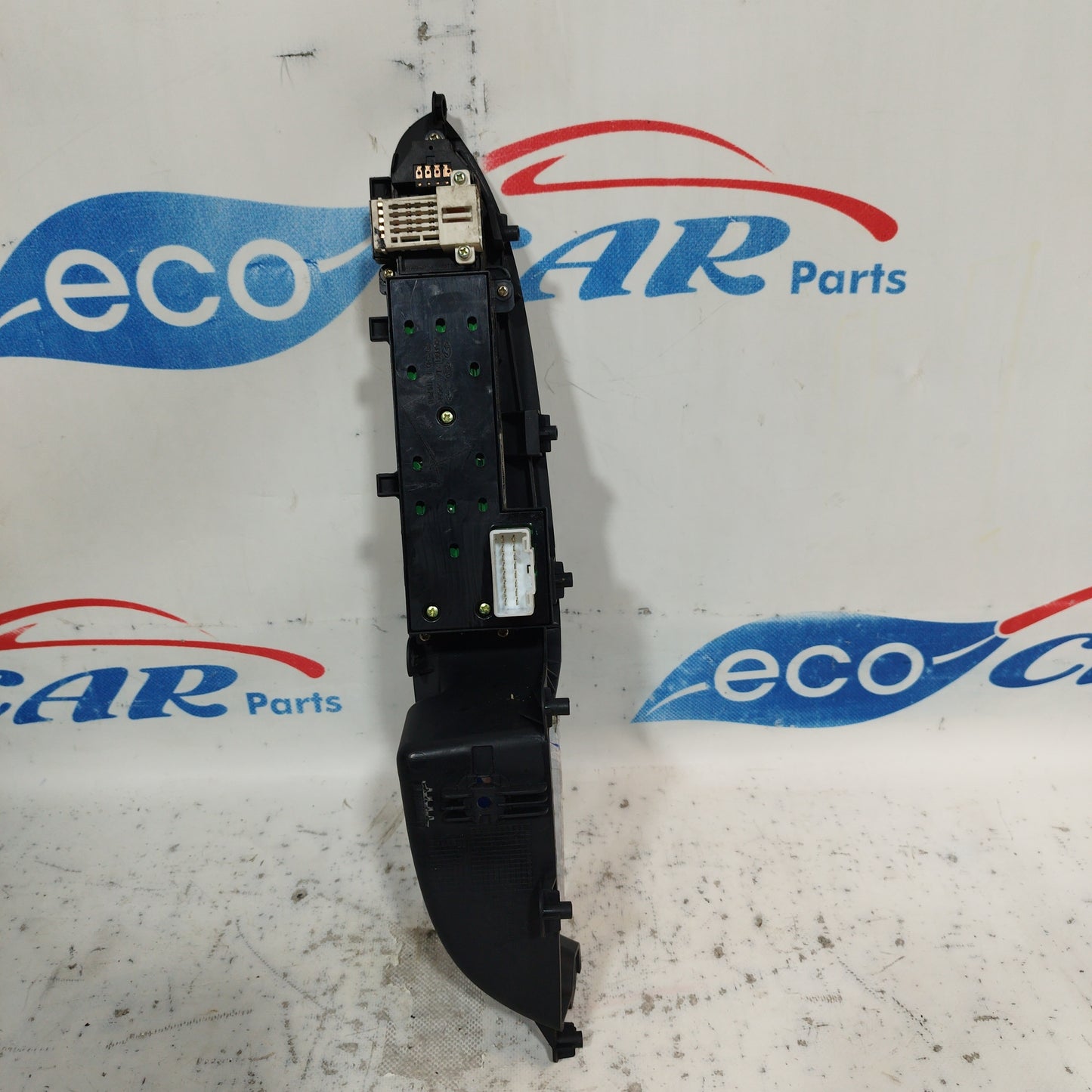 Hyundai i30 2009 ecoAC7494 vordere linke Tastenleiste