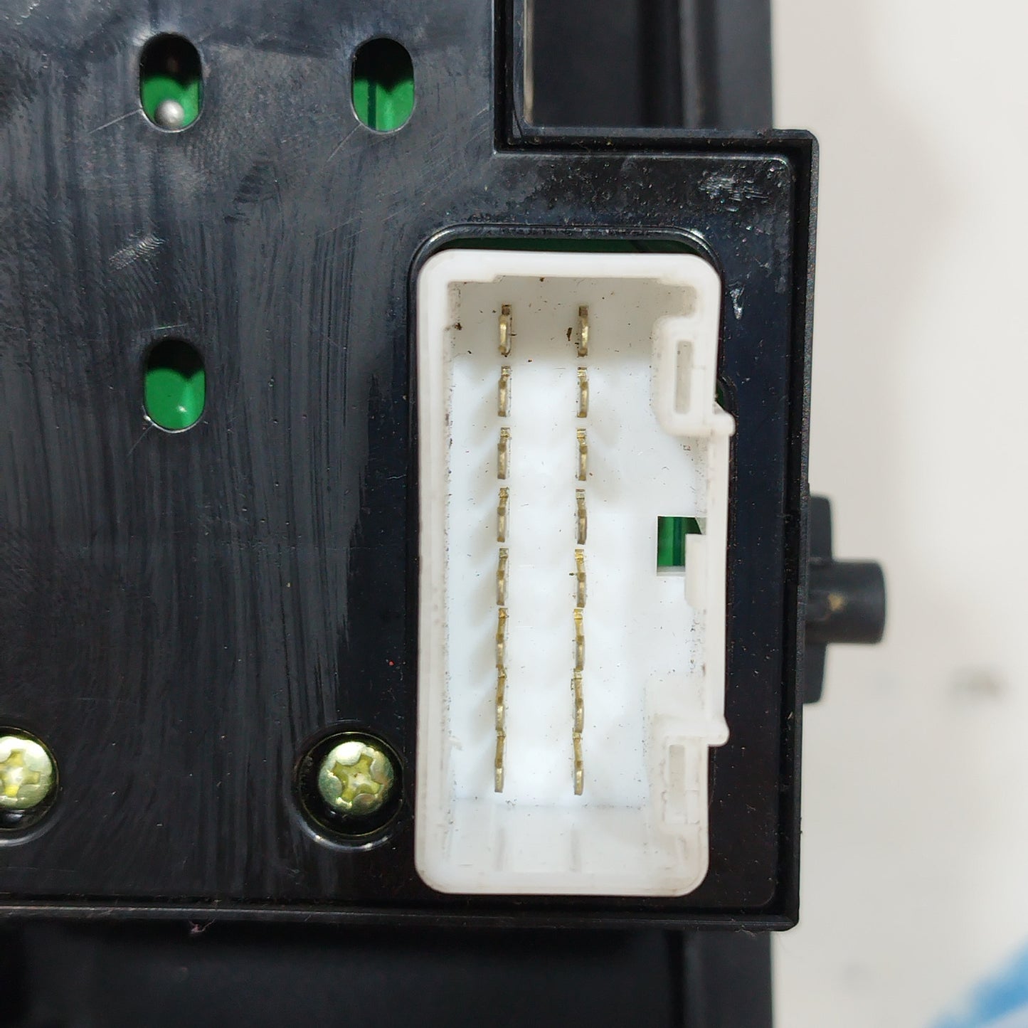 Hyundai i30 2009 ecoAC7494 vordere linke Tastenleiste