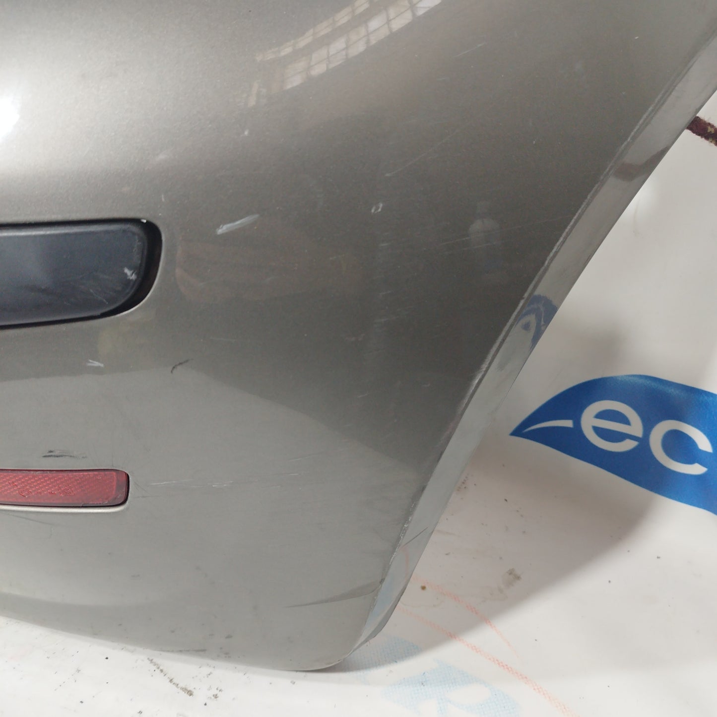 Fiat Punto 2005 5-Türer ecoAC7574 mittelgraue Heckstoßstange