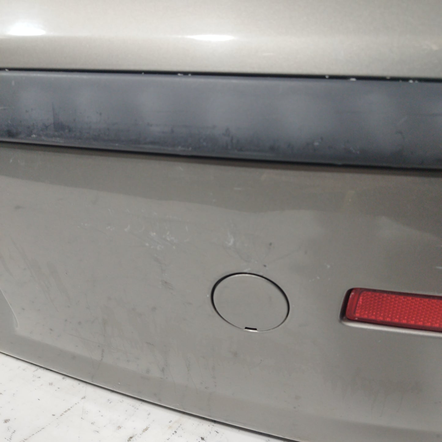 Fiat Punto 2005 5-Türer ecoAC7574 mittelgraue Heckstoßstange