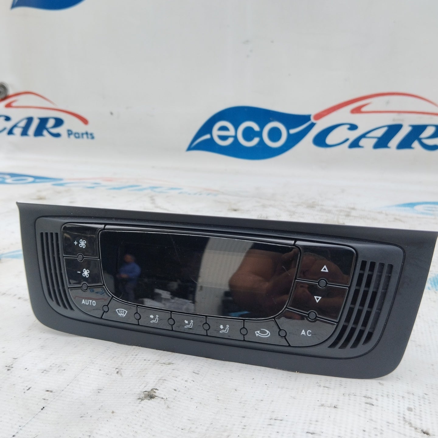 Seat Ibiza 2012 digitales Klimabedienteil Code: 6j0820043D ecoAG4674