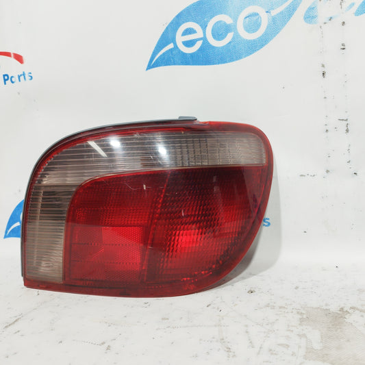 Toyota Yaris 2003 ecoAC7713 rechte Rückleuchte