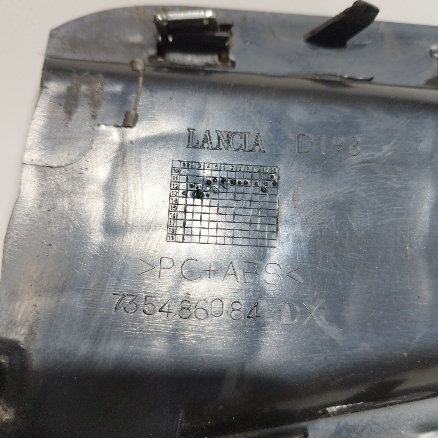 Rechter Nebelscheinwerfergrill Lancia Y 2015 Code: 735486084 ecoAC7879