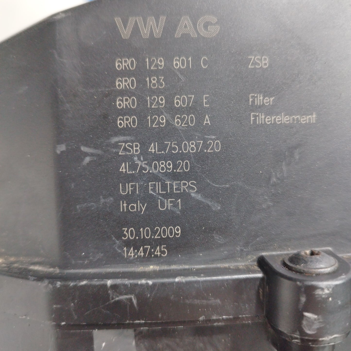 Filterkasten Volkswagen Polo 1.6 2012 Code: 6R0183 ecoAC7886