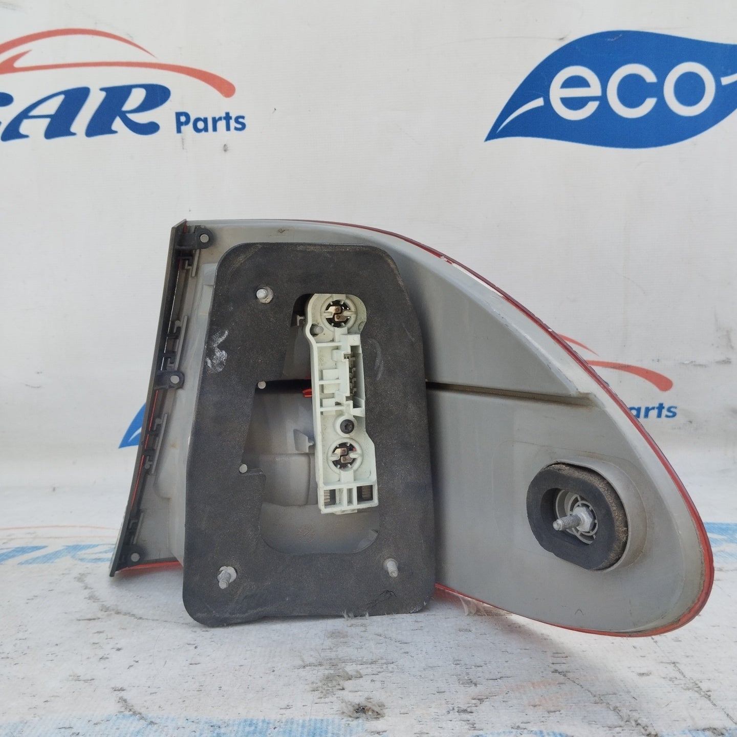 Mercedes E-Klasse W211 ecoAG4869 linke Außenrückleuchte