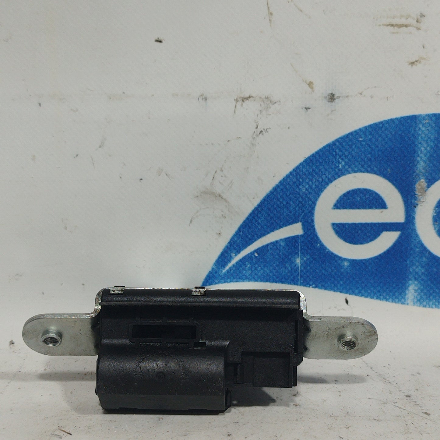 Tailgate Lock Fiat 500 2012 code: 55701971 ecoAC7931