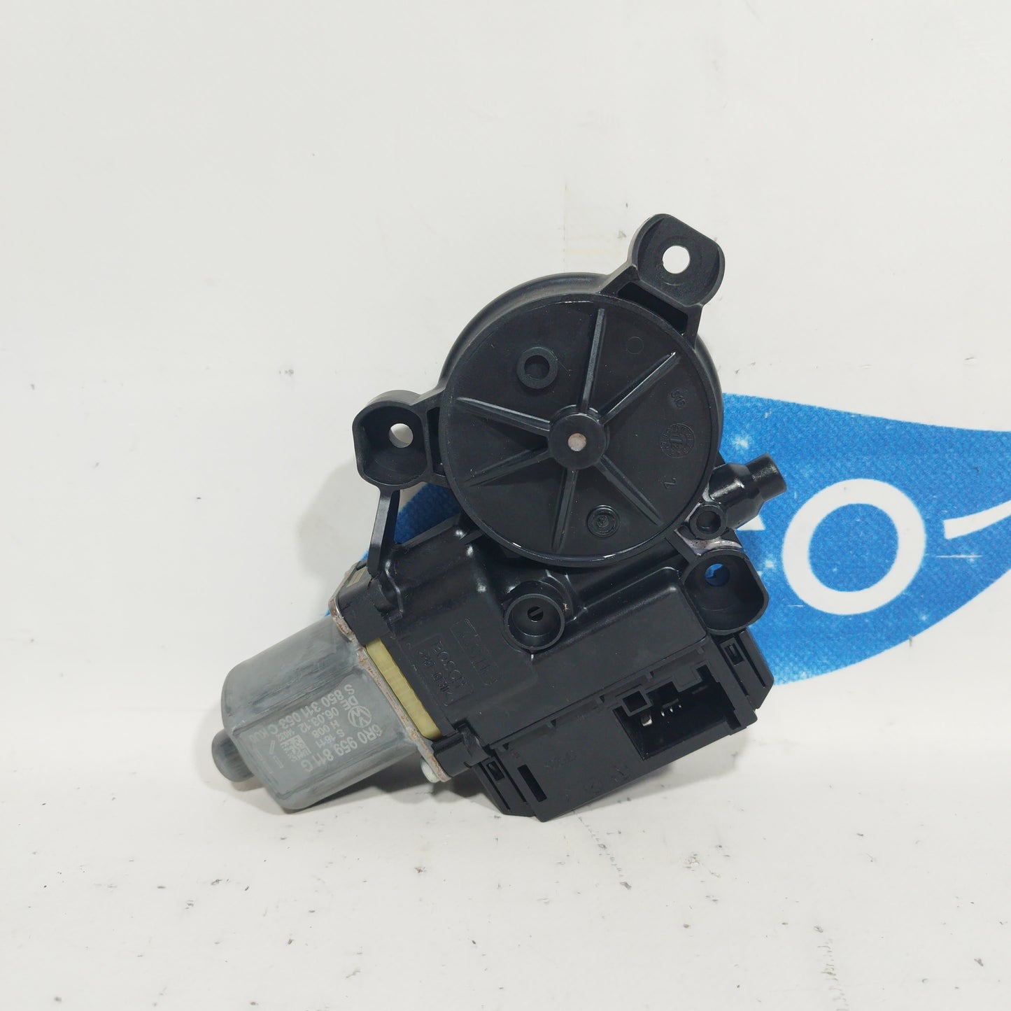 Rear left rack motor Volkswagen Polo 2012 code: 6R0959811G ecoAC7944