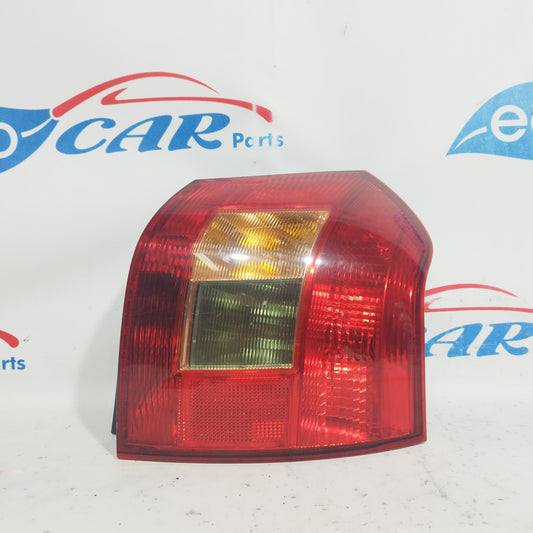 Toyota Corolla 2005 ecoAC8015 rechte Rückleuchte