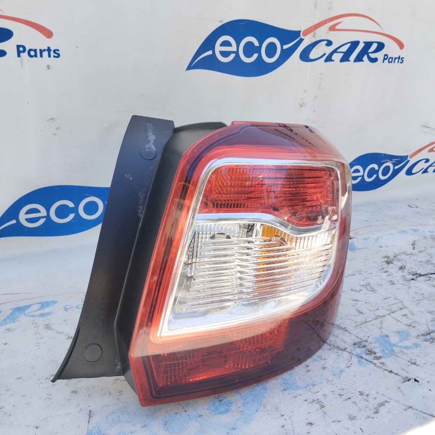 Dacia Sandero 2015 ecoAG4949 rechte Rückleuchte
