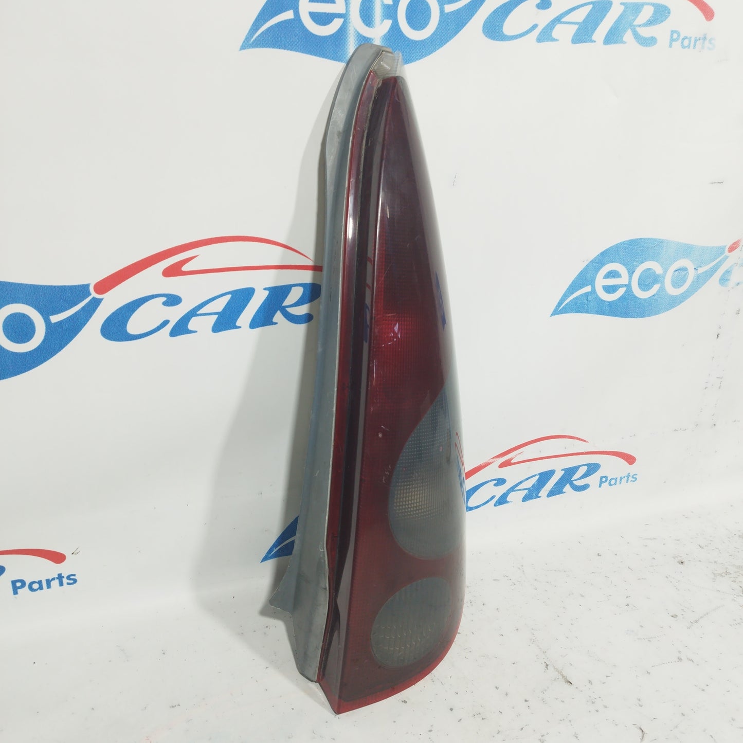 Toyota Yaris Verso 2000 getönte linke Rückleuchte ecoAC8024
