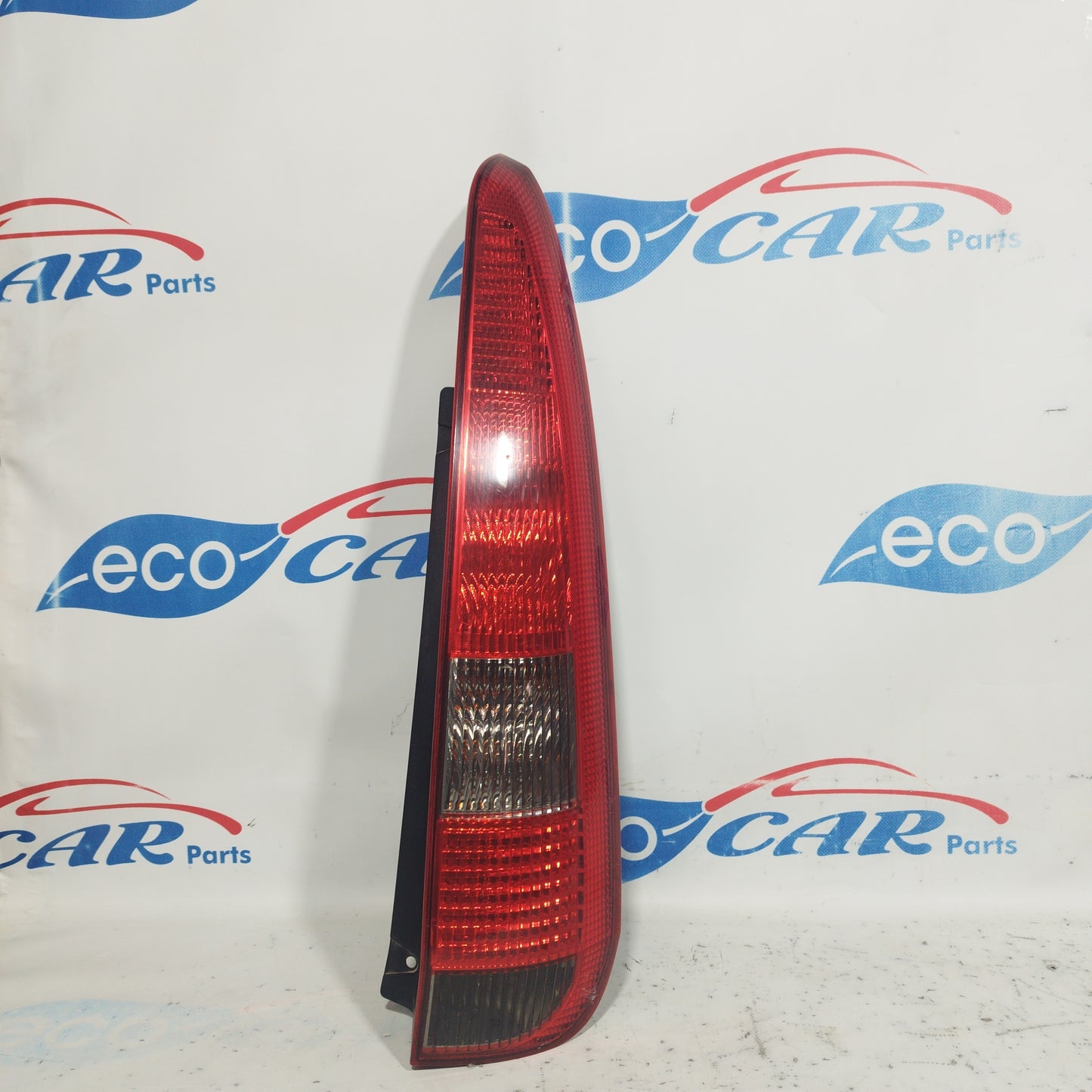 Ford Fusion 2003 ecoAC8040 Right Rear Light