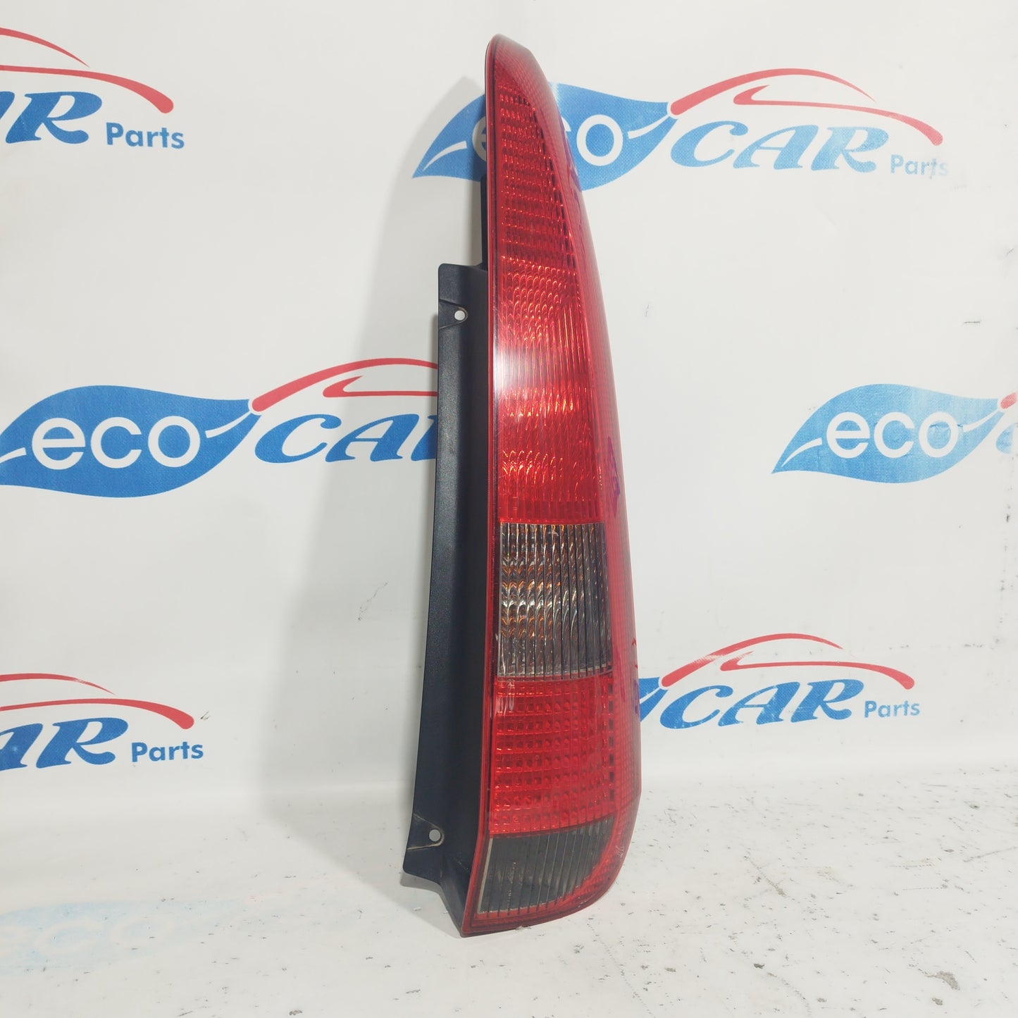 Ford Fusion 2003 ecoAC8040 Right Rear Light