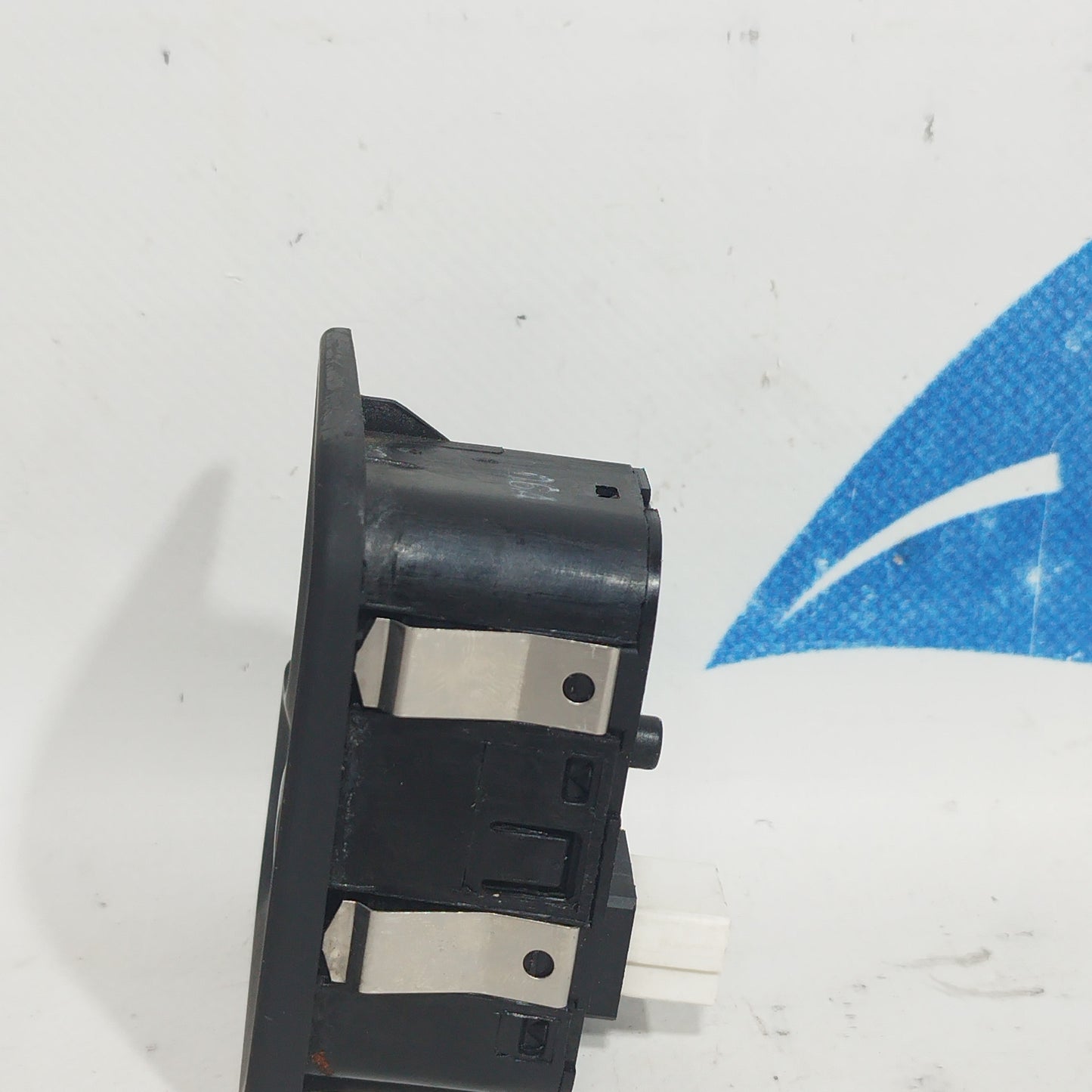 Pulsante dx Alfa Romeo 147 2005 cod: 735263170 ecoAC8075