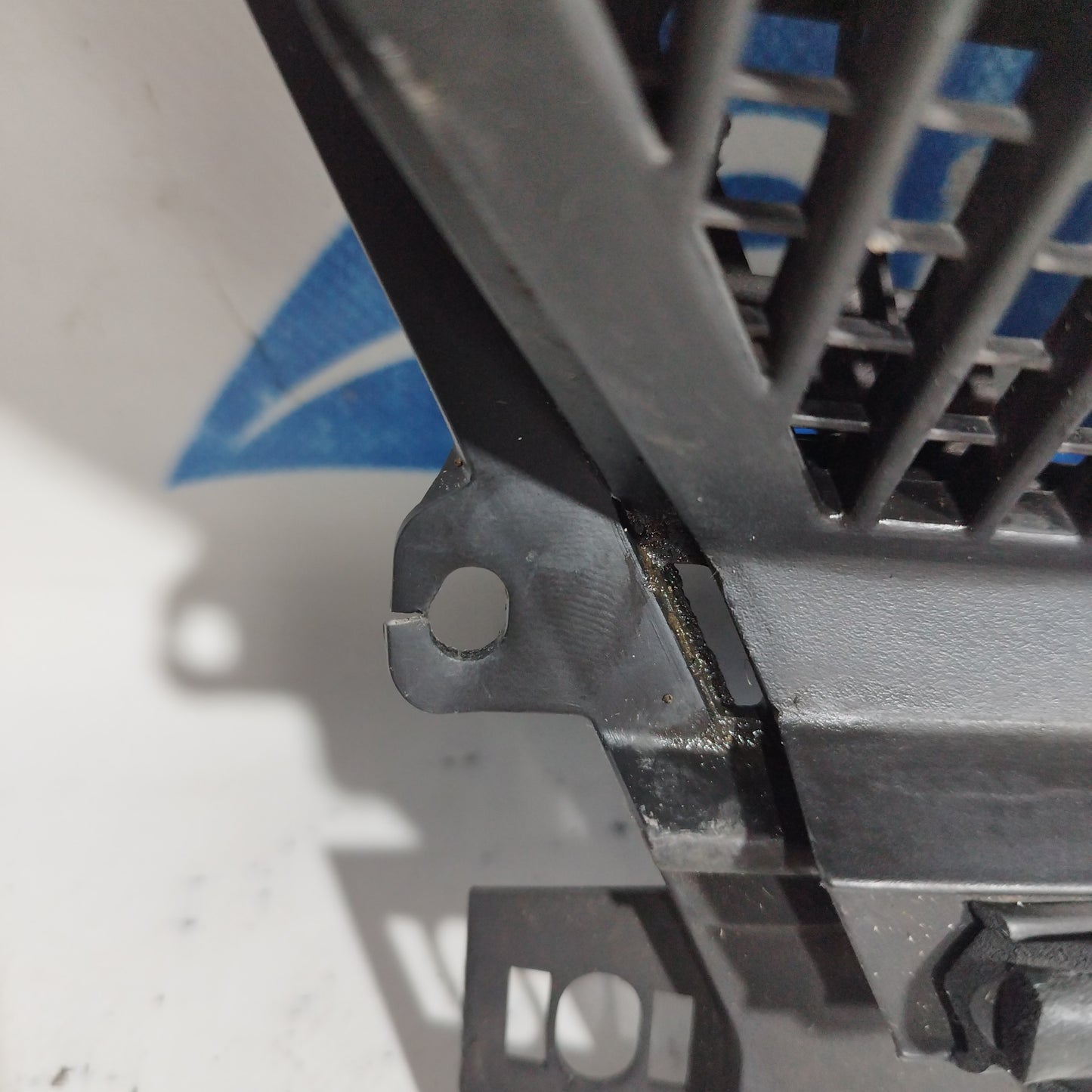 Linker Unterbodenschutzgrill Toyota RAV 4 2005 Code: 55708-42110 ecoAC8091