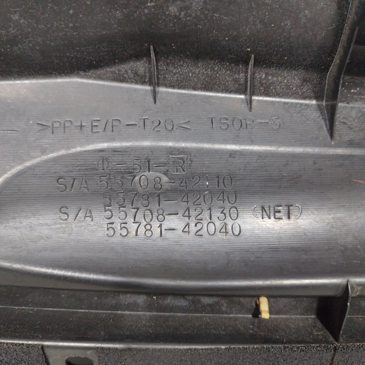 Linker Unterbodenschutzgrill Toyota RAV 4 2005 Code: 55708-42110 ecoAC8091