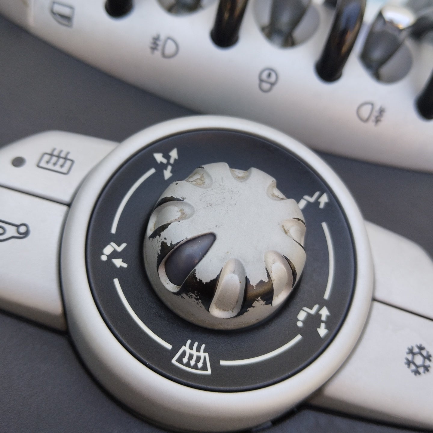 Mini Cooper R56 ecoAG5051 Zentralbedienfeld