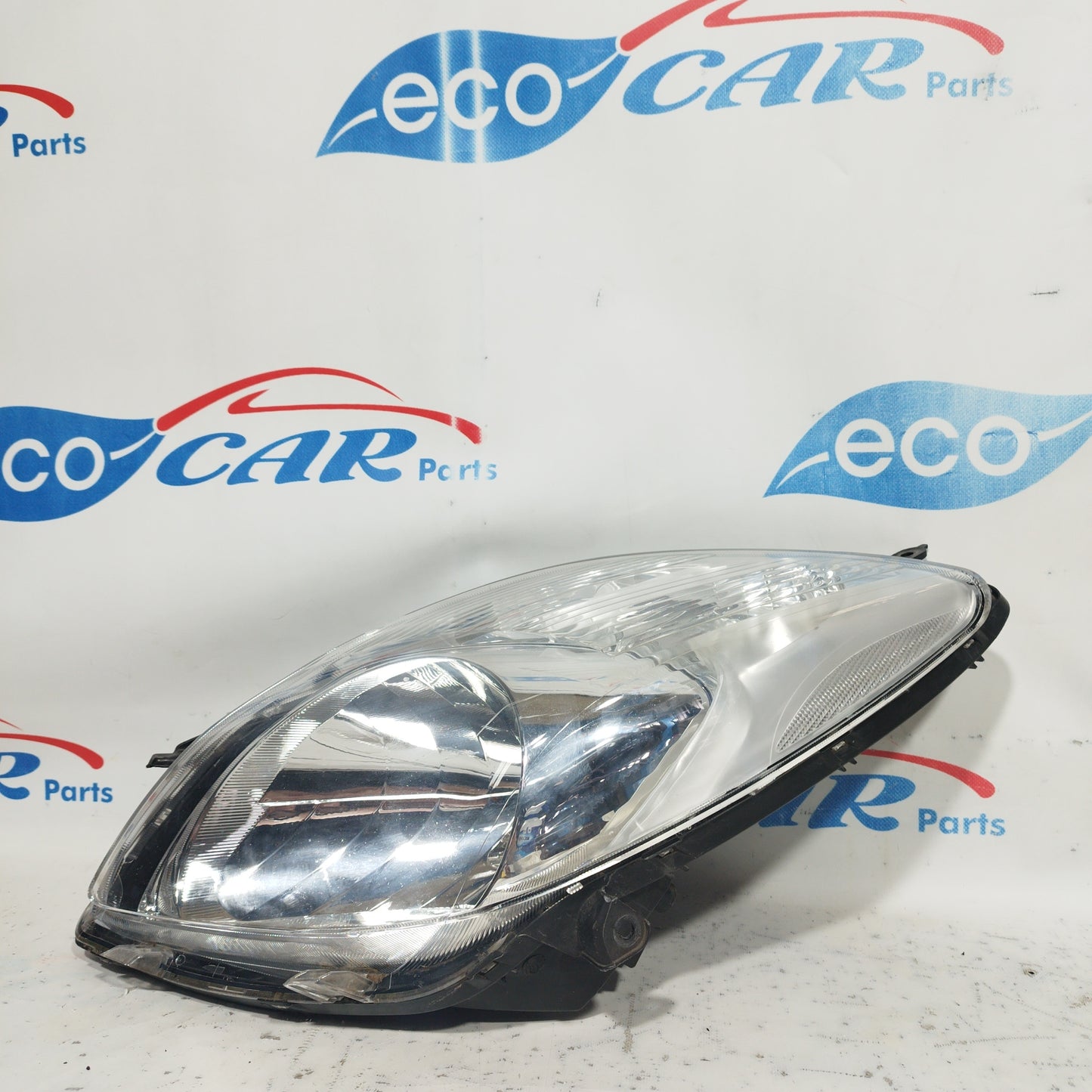 Front left headlight Yaris 2011 Restyling ecoAC8129