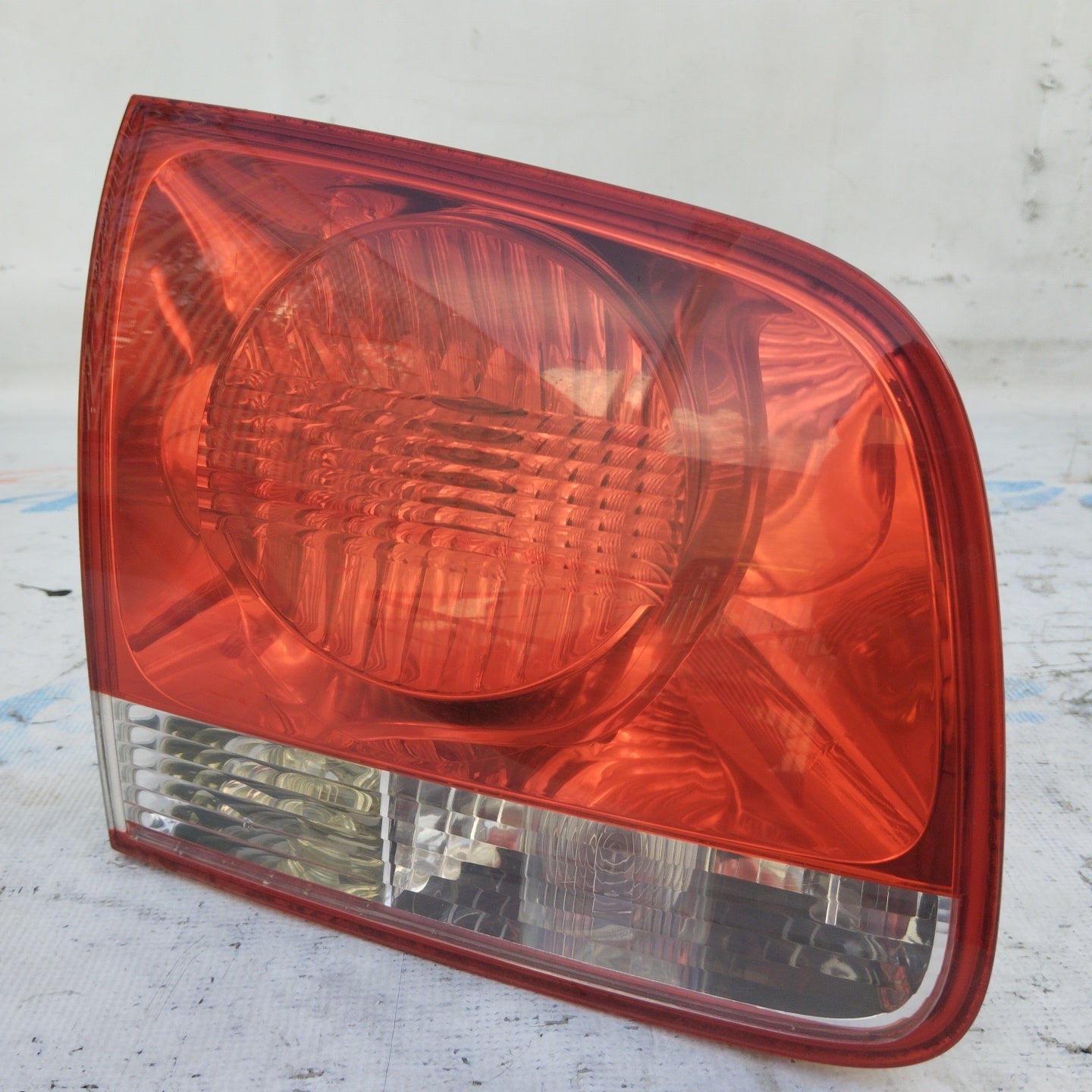 Volkswagen Touareg 2004 ecoAG5129 innere linke Rückleuchte