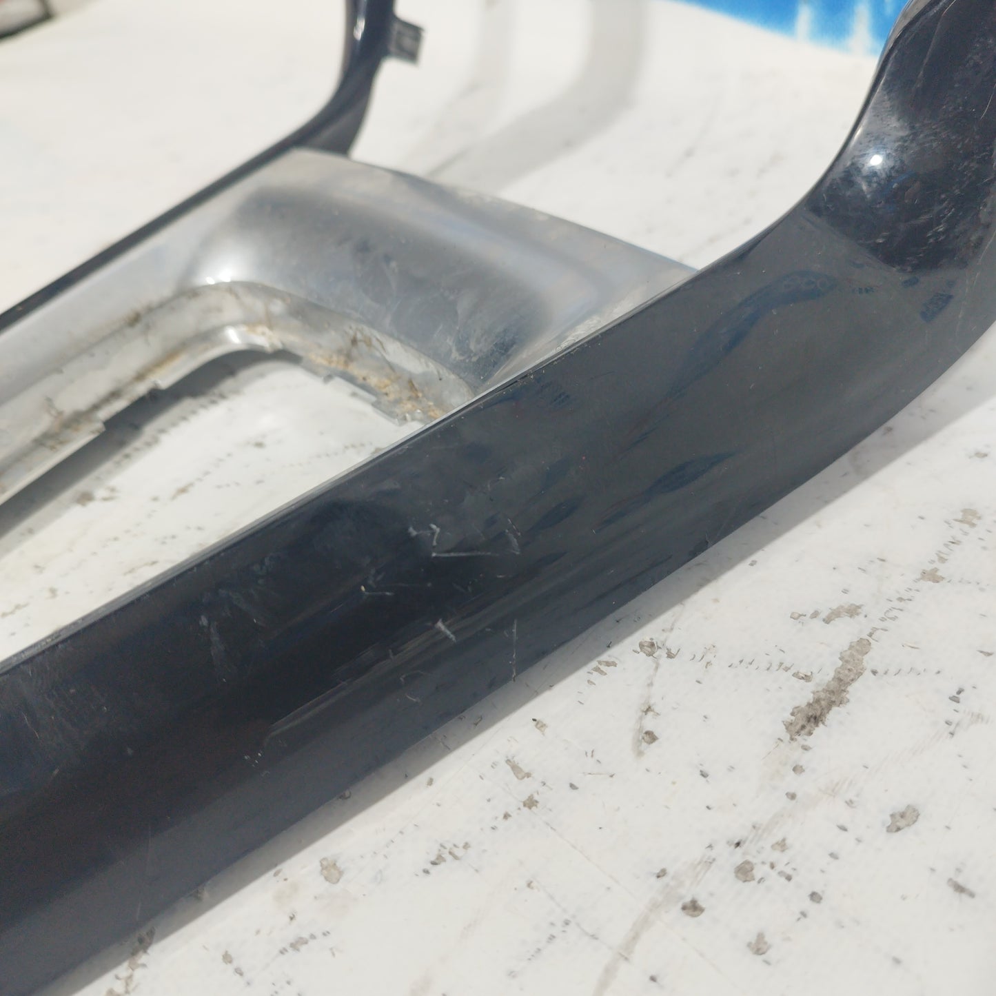 Schwarze Mittelkonsolenverkleidung Citroen C3 2011 Code: 96870055 ecoAC8242