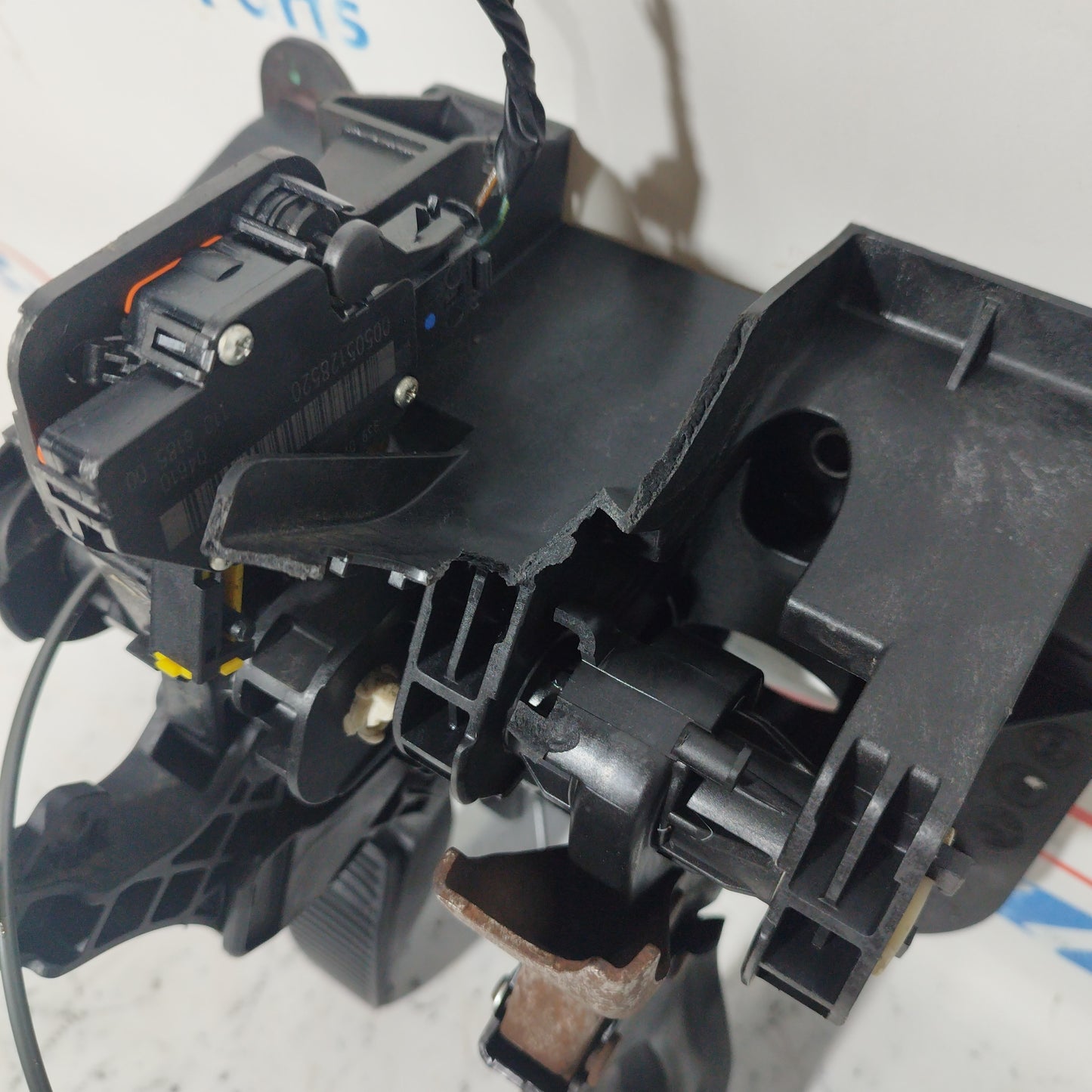 Brems-/Kupplungspedal Ford Ka 1.2 B 2009 Code: 0051871752 ecoAC8241