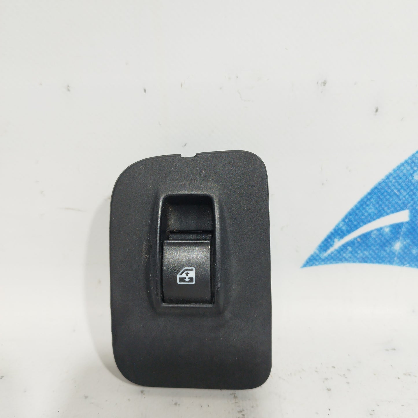 Fensterheberschalter vorne rechts Fiat Qubo 2012 Code: 1309468070 ecoAC8301