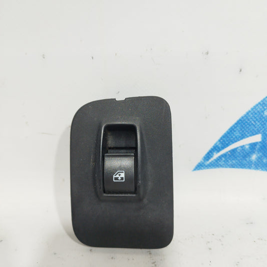 Fensterheberschalter vorne rechts Fiat Qubo 2012 Code: 1309468070 ecoAC8301