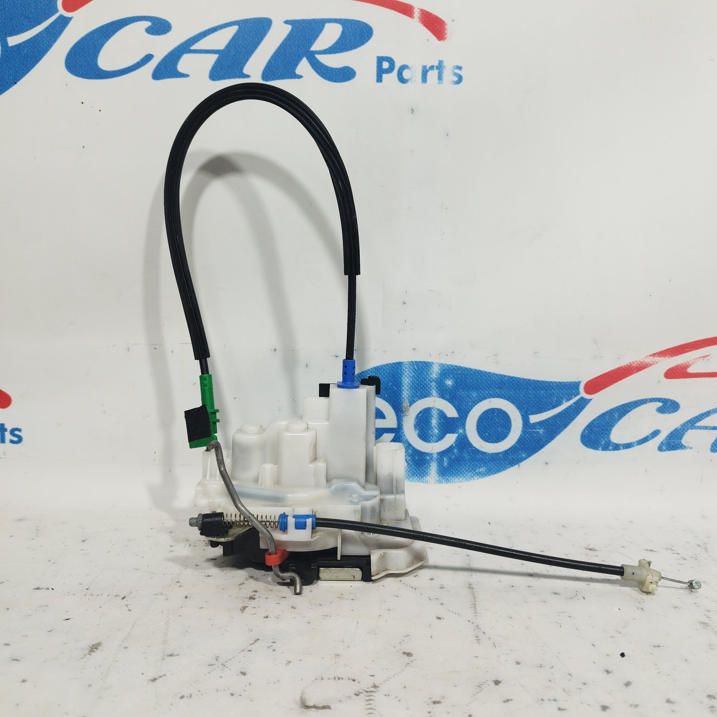 Front left lock Fiat Qubo 2012 5 Pin Code: 1365229080 ecoAC8297