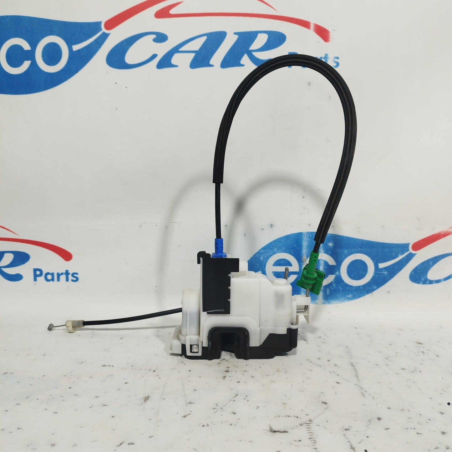 Front left lock Fiat Qubo 2012 5 Pin Code: 1365229080 ecoAC8297