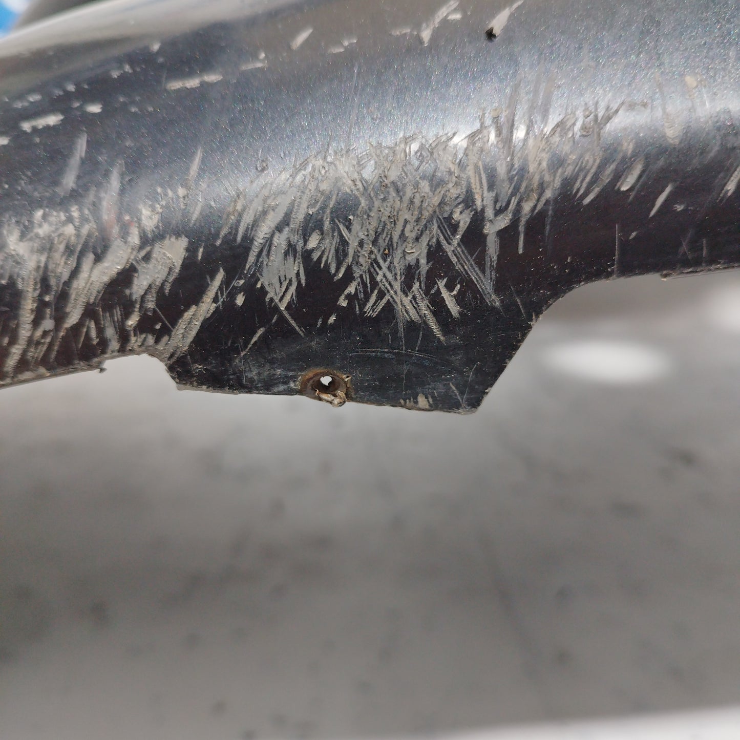 Dunkelgraue Frontstoßstange Citroen C1 2005 ecoAC8339