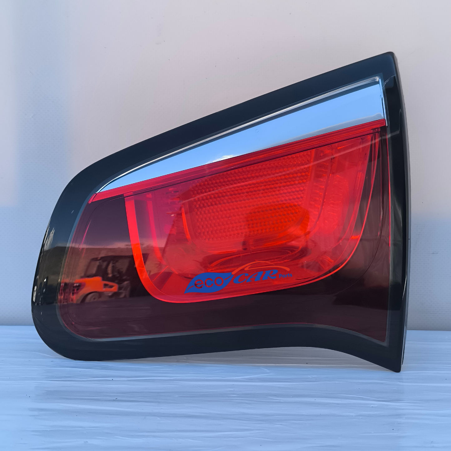 Citroen C3 2012 ecoAG6987 right inner rear light has a small internal lesion no water