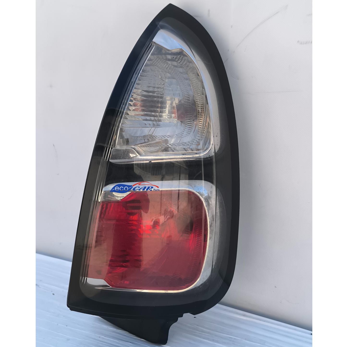 Citroen C3 Picasso 2010 rechte Rückleuchte innen leicht verschmutzt ecoAG7372