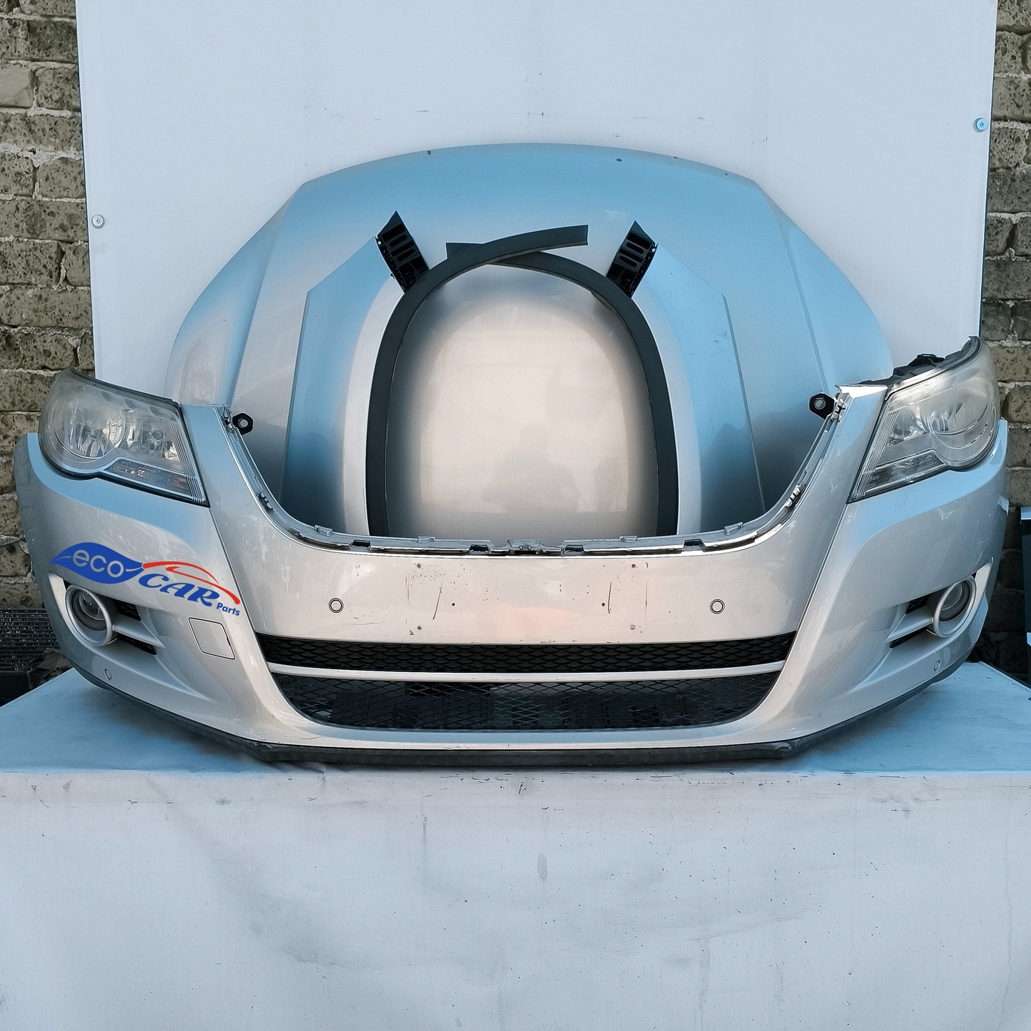 Silbergraue Frontblende komplett mit Kühlern Volkswagen Tiguan Baujahr 2009 ecoAG247