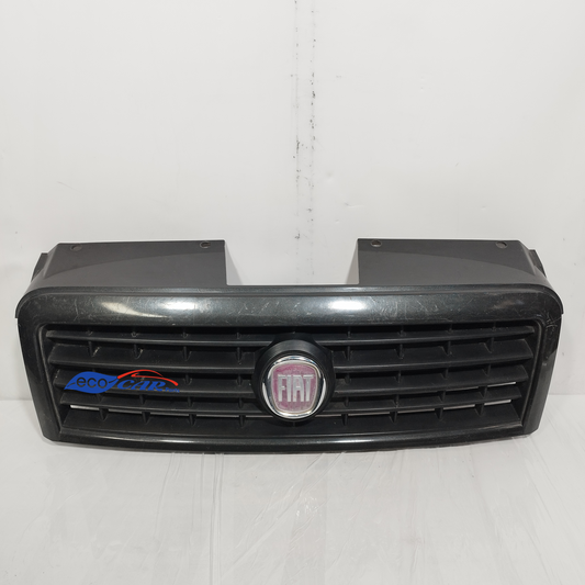 Fiat Doblo 2009 ecoAC12727 vorderer Mittelgrill