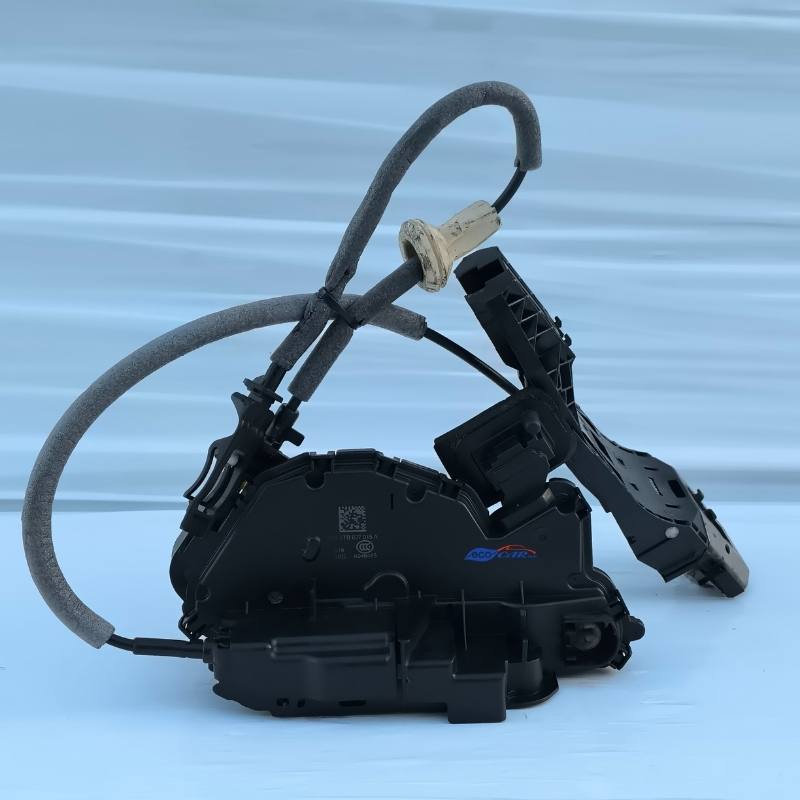 Serratura anteriore sx con struttura maniglia esterna (7 Pin) Volkswagen Golf 7 cod: b5a-5tb-837015a ecoAG7777