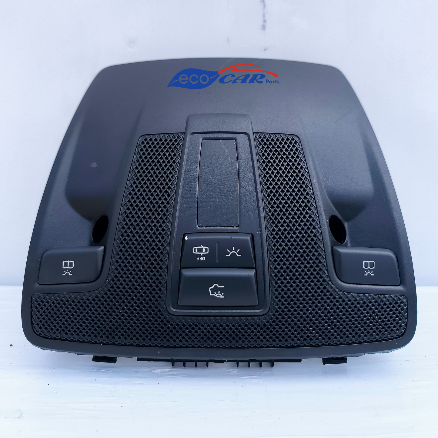 Courtesy light Mercedes A-Class w176 Cod.a0009000702 ecoAG7152 has various lesions (caused by screwdriver) and some scratches