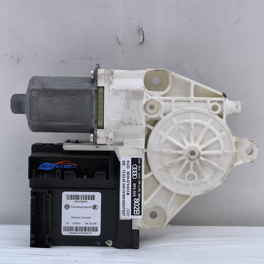 Motorino alzacristalli anteriore dx Audi A3 anno 2007 cod. 8P4959802B ecoAG7449