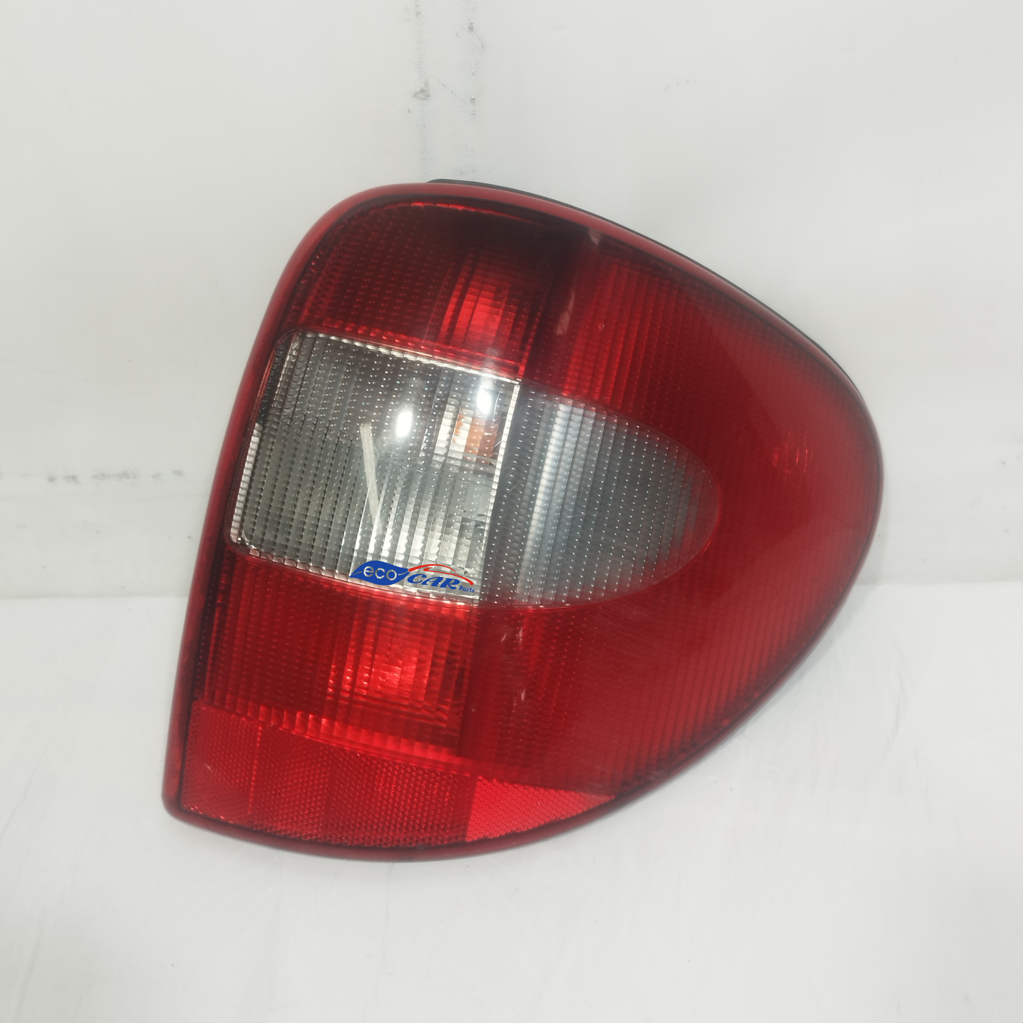 Chrysler Voyager 2003 ecoAC13908 Rechte Rückleuchte
