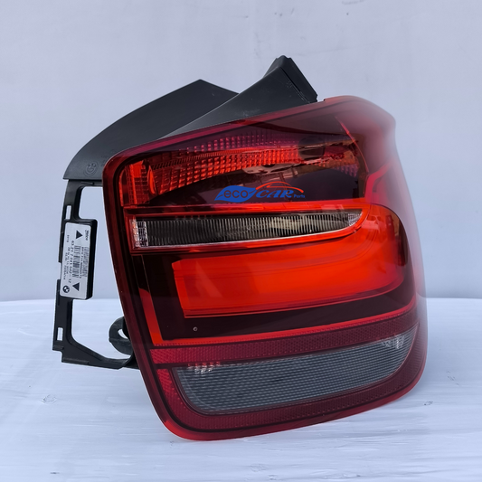 BMW 1 Series F20 ecoAG7145 right rear light has 1 broken clip