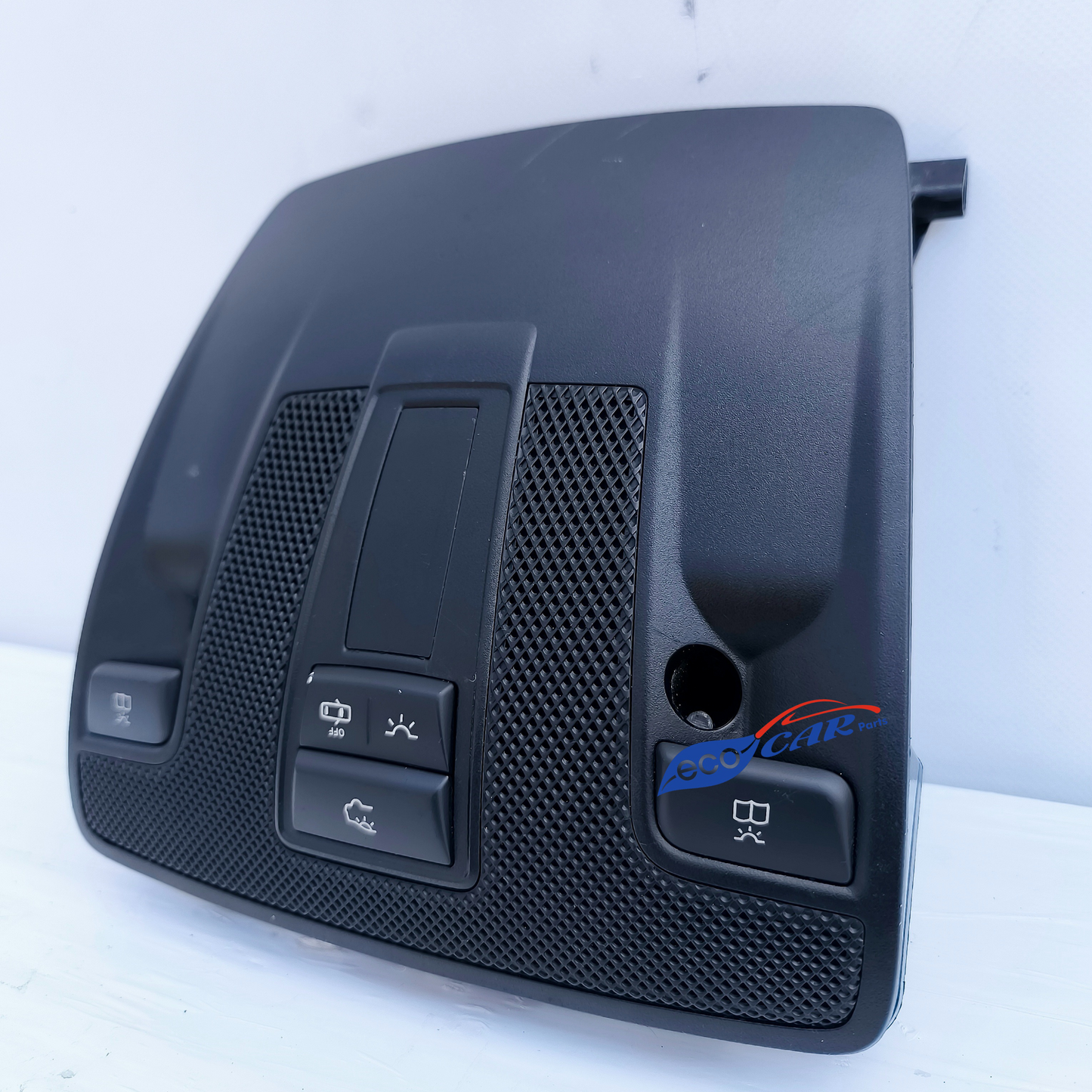 Courtesy light Mercedes A-Class w176 Cod.a0009000702 ecoAG7152 has various lesions (caused by screwdriver) and some scratches