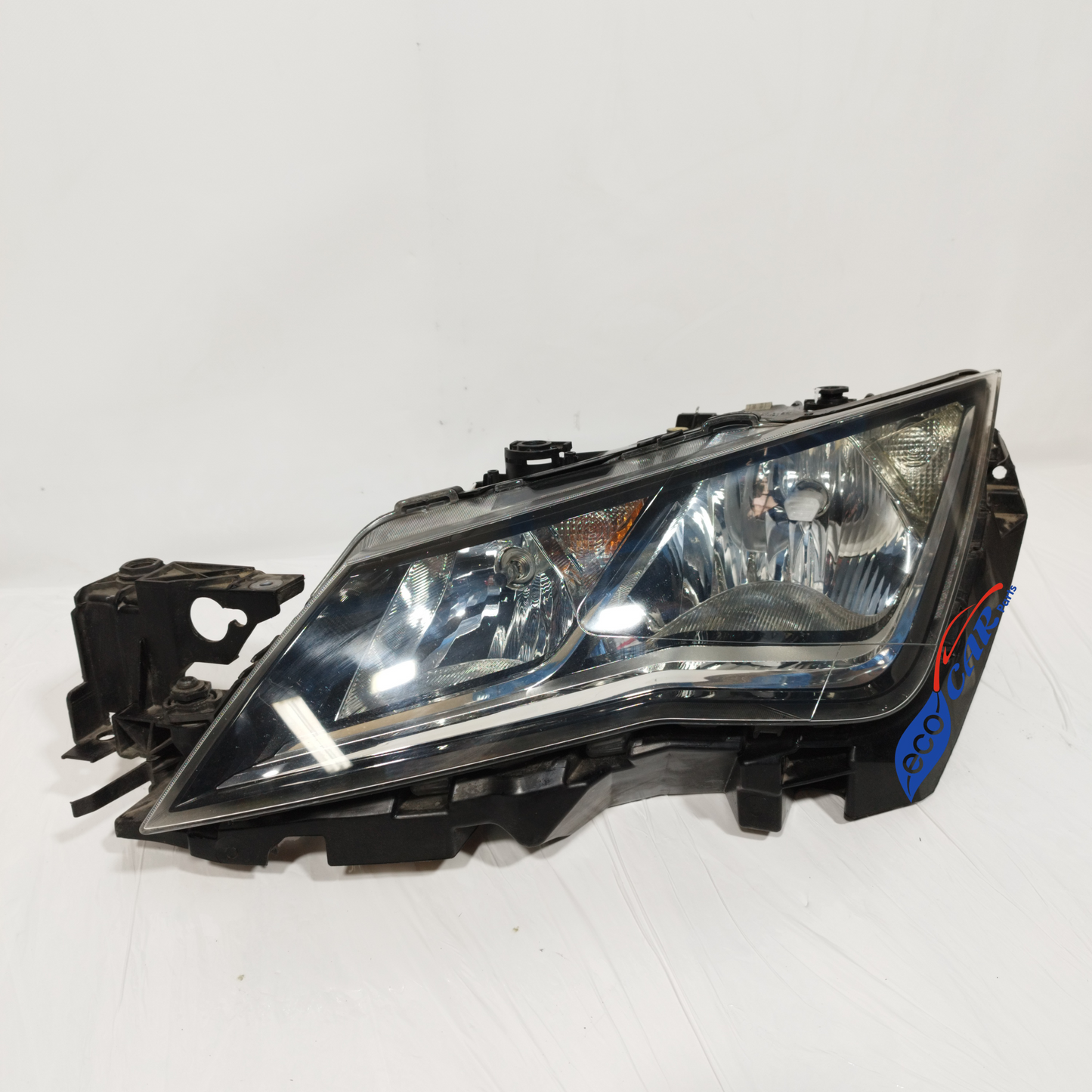 Linker Frontscheinwerfer Seat Leon 2015 ecoAC11752