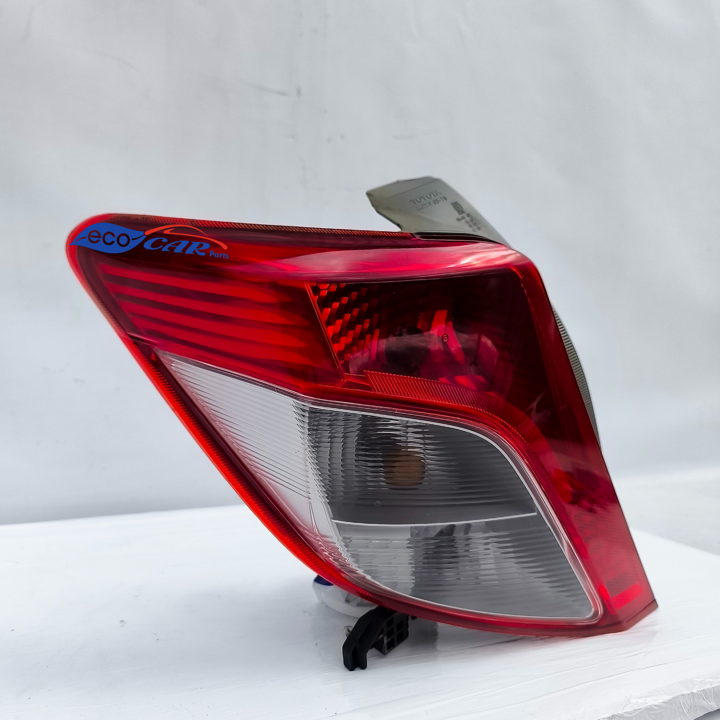 Toyota Yaris 2013 linke Rückleuchte ecoAG7048