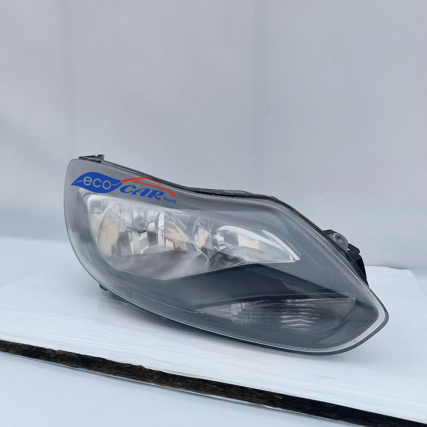 Ford Focus 2013 ecoAG6558 right front light
